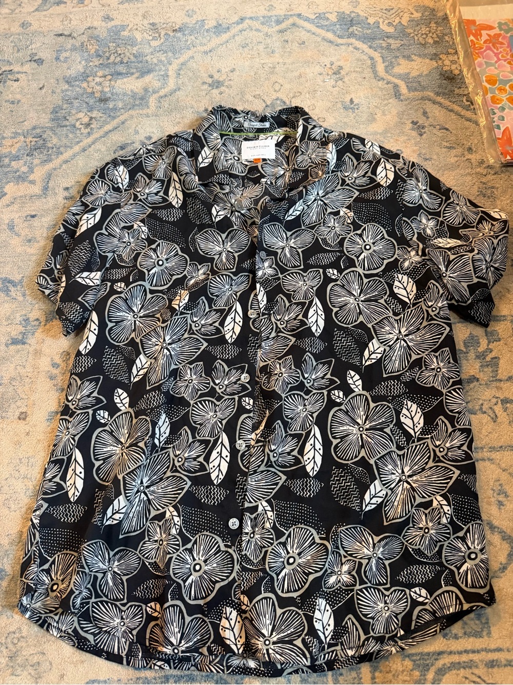 Denim & Flower Black and White Floral Short Sleeve Button-Up Shirt